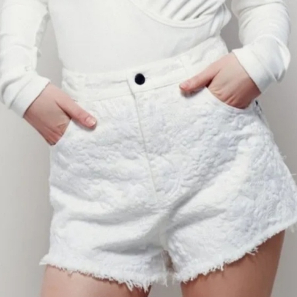 FREE PEOPLE White Embroidered Shorts Sz 30